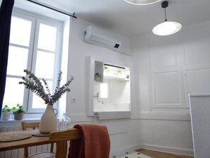 Interior - La Maison du Château, quiet and central (Tournon-sur-Rhône)