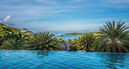 Villa Serena - Stunning 3 bedrooms with Pool and Ocean View