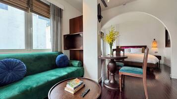 Traditional Room, City View | In-room safe, desk, laptop workspace, blackout drapes