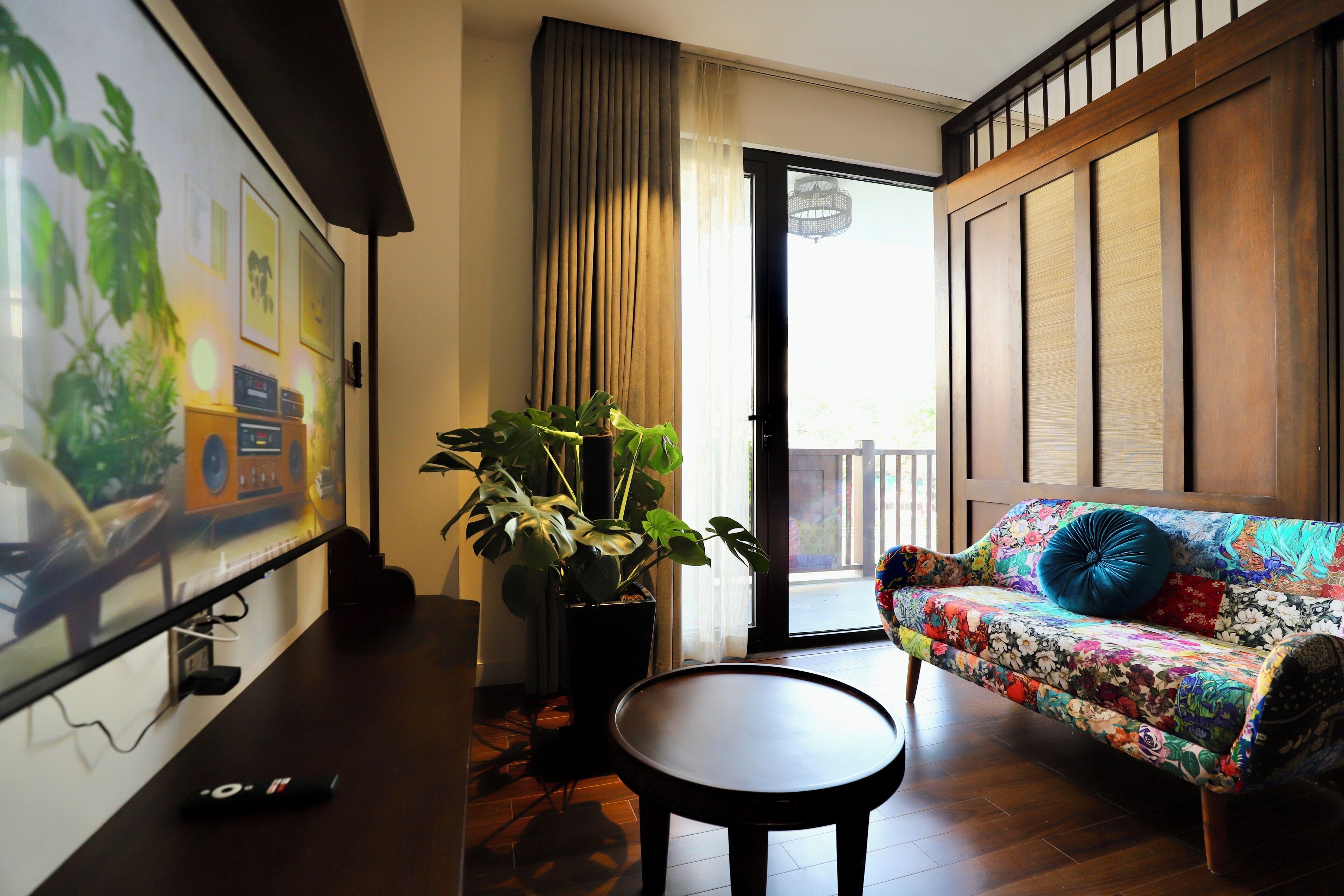 Luxury Apartment, Lake View | Living area | 32-inch flat-screen TV with digital channels