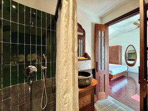 Junior Studio, City View | Bathroom | Shower, rainfall showerhead, hair dryer, slippers - Maison Nha Truc Bach Lake (Hanoi)