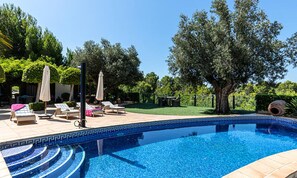 Piscina interna, piscina externa