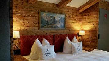 Deluxe-Doppelzimmer, Balkon, Seeblick | 1 Schlafzimmer, kostenloses WLAN