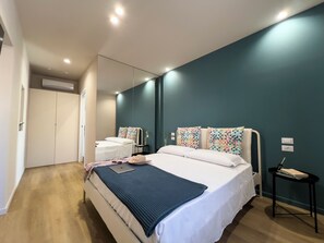 1 slaapkamer, een strijkplank/strijkijzer, wifi, beddengoed