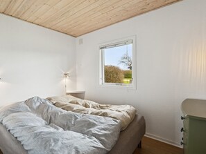 3 bedrooms, Internet