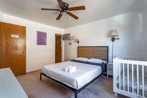 3 bedrooms, desk, iron/ironing board, WiFi