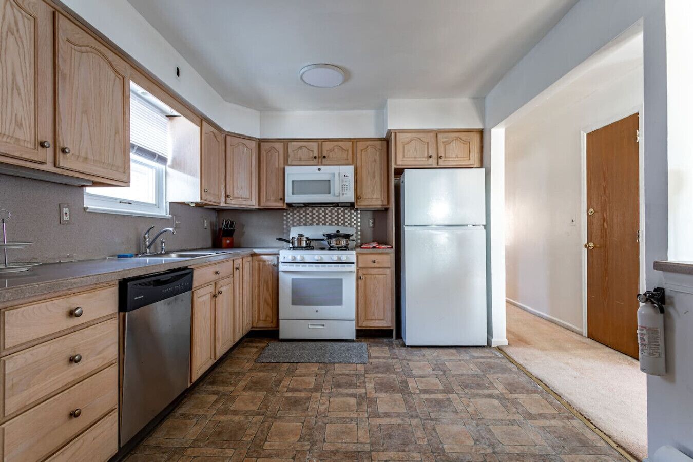 Køleskab, mikrobølgeovn, ovn, kogeplade