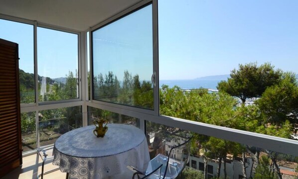 Outdoor dining - Apartments in L'estartit (Torroella de Montgrí)