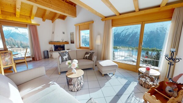 TV, fireplace, stereo - Holiday home on the popular Via Tinus above St. (St. Moritz)