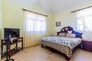 1 bedroom, iron/ironing board, internet - Oceanfront Apartment in Cabarete with Pool and Beach Access (Cabarete)