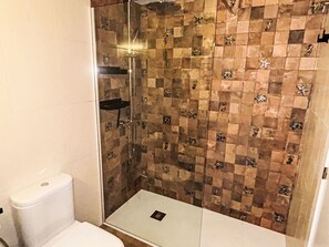 Hair dryer, towels