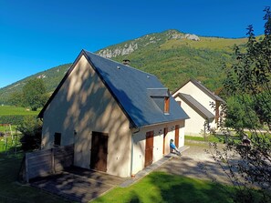 Exterior - Chambre et Table d'Hôtes (Campan)