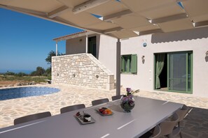 Terrace/patio - Sarpedon & Rhadamanthus By Forest Villas (Rethymno)
