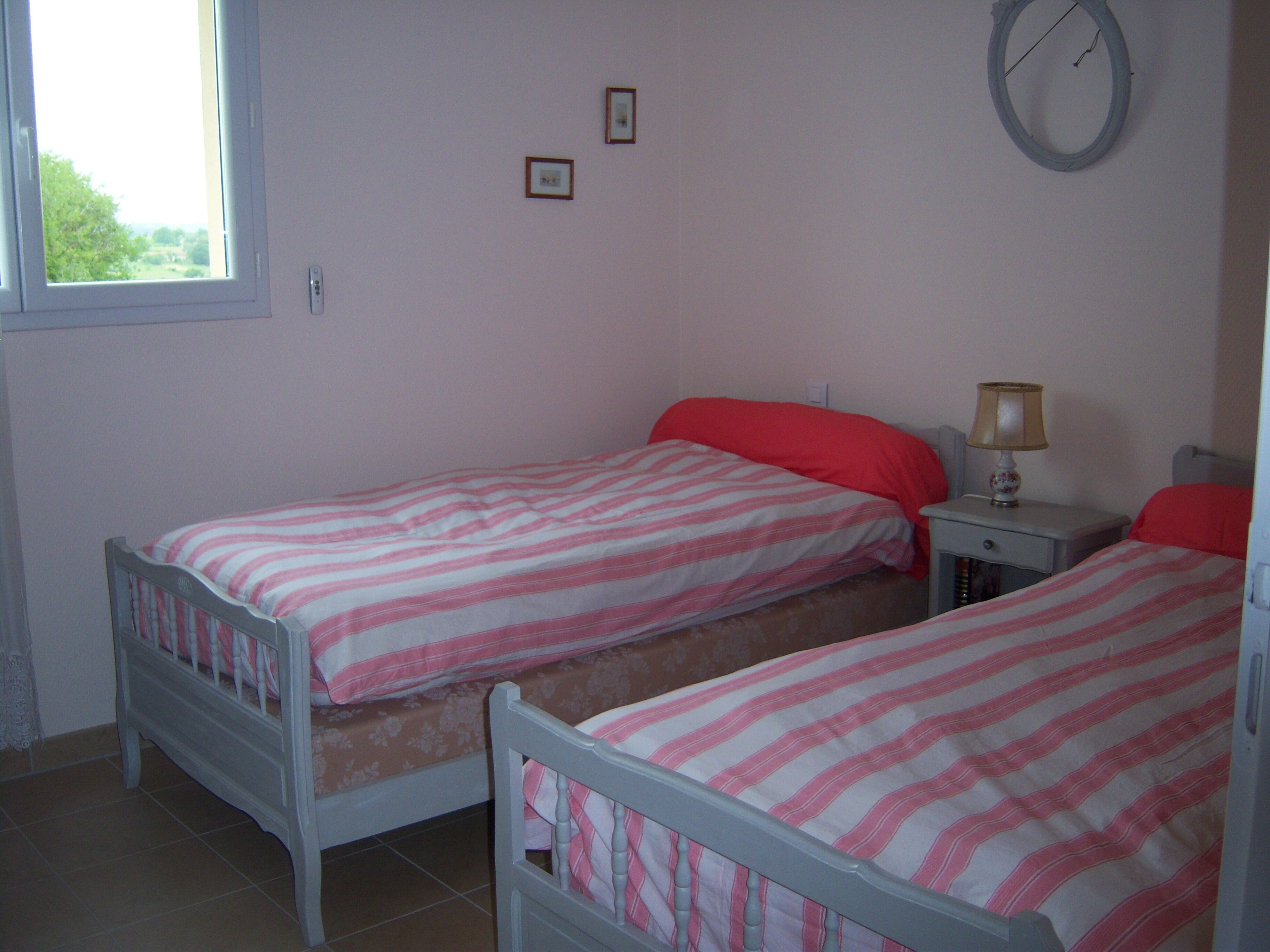 1 chambre, fer et planche à repasser, Wi-Fi, draps fournis