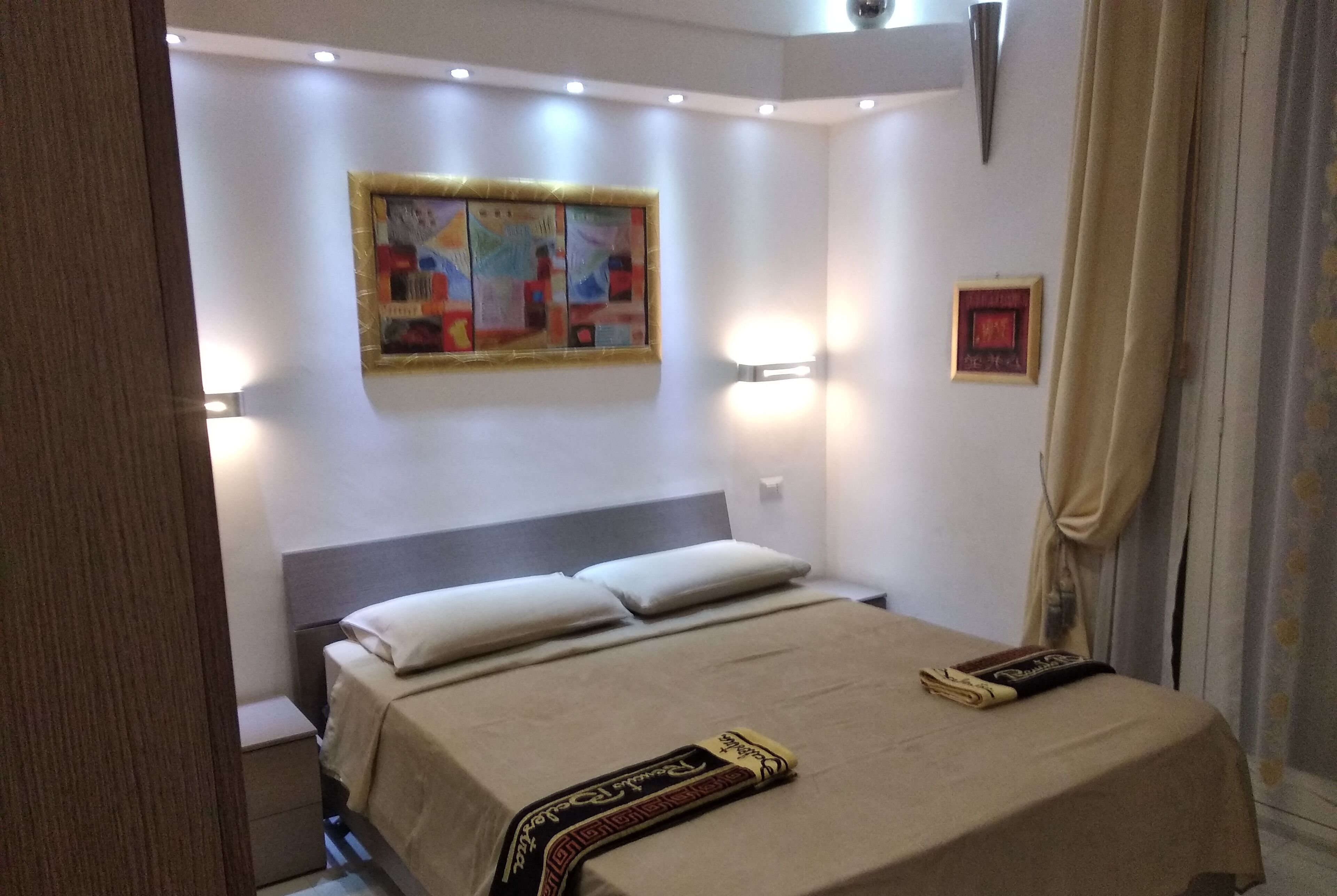 1 chambre, fer et planche à repasser, accès Internet