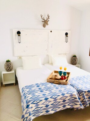 3 bedrooms, iron/ironing board, free WiFi, bed sheets