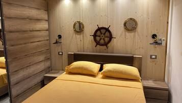 2 bedrooms, iron/ironing board, internet