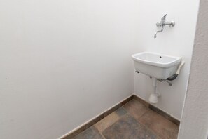 Dusche, Haartrockner, Bidet, Handtücher