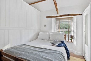 3 bedrooms, iron/ironing board, travel crib, free WiFi