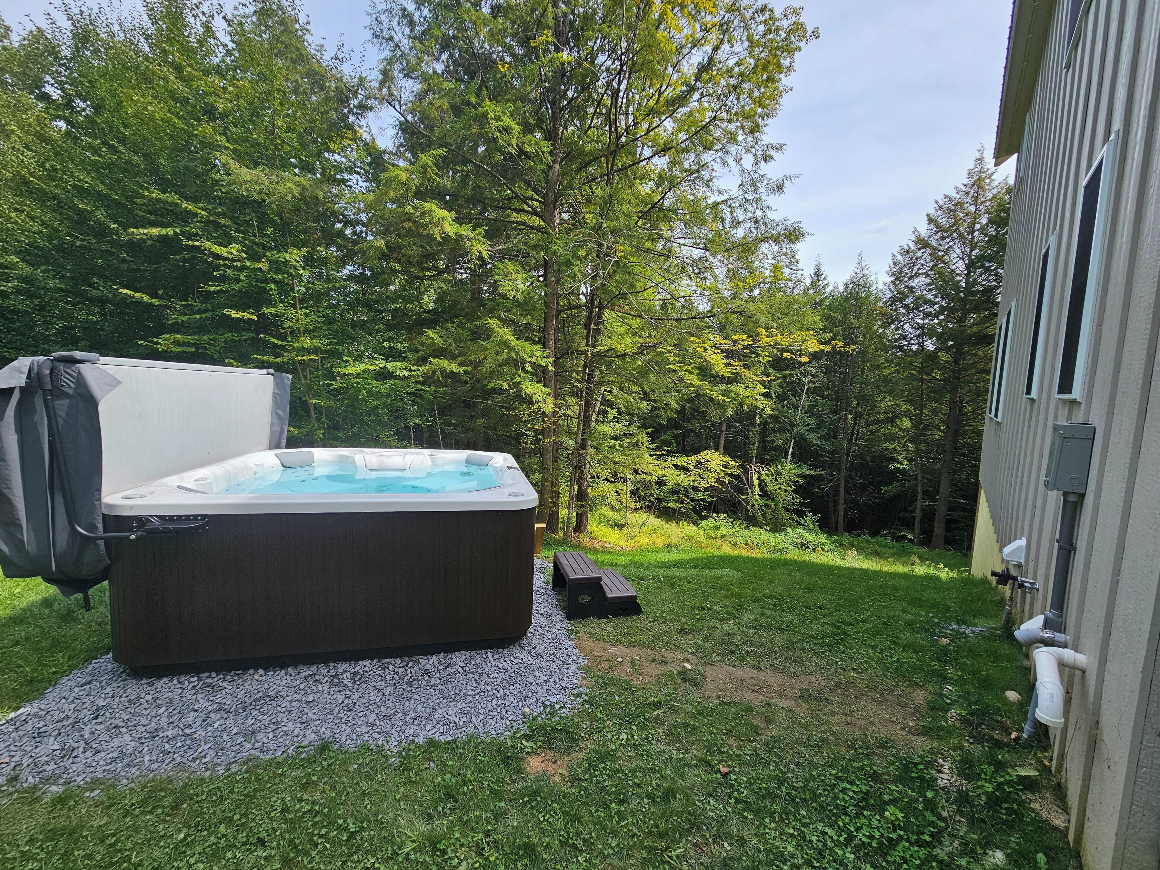 Tina de hidromasaje al aire libre