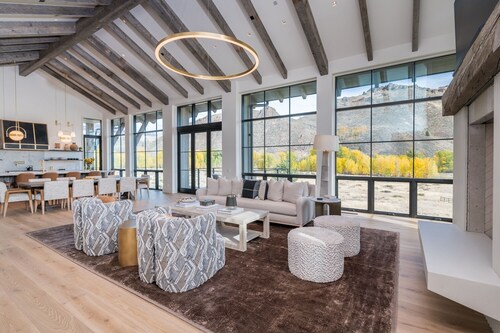 Ketchum Home with Hot Tub, Fireplaces, Pool Table, Mountain Views!