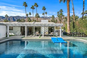 A heated pool - Festive Availability! Palm Springs Home with a Pool! Ping Pong Table! Fire Pit (Palm Springs)