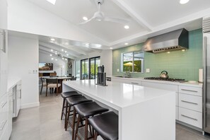 Fridge, microwave, oven, stovetop - Festive Availability! Palm Springs Home with a Pool! Ping Pong Table! Fire Pit (Palm Springs)