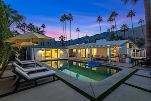 A heated pool - Palm Springs Home with a Pool! Ping Pong Table! Fire Pit (Palm Springs)