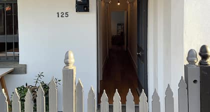 Collingwood workers cottage with courtyard garden, close to everything!