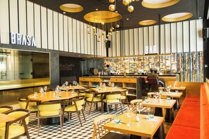 Restaurant - Accra Luxury Apartments at Edge (Accra)