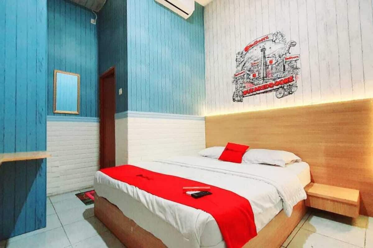 Deluxe Double Room | Free WiFi, bed sheets