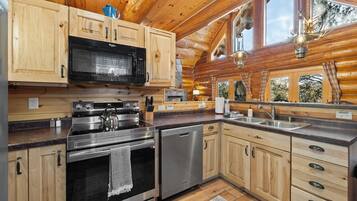 Frigorífic, microones, forn i placa de cuina