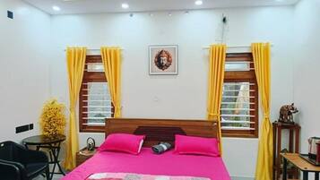 1 bedroom, in-room safe, WiFi, bed sheets