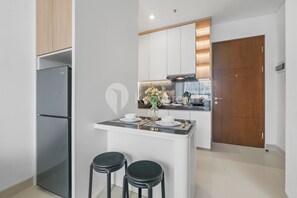 Apartment, 1 Bedroom, City View | Private kitchen - Sereno by Kozystay - Sudirman (Jakarta)