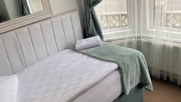 Classic Single Room | Desk, laptop workspace, free WiFi