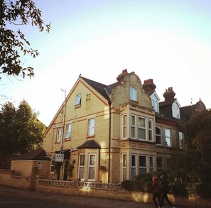 Exterior - A&B Guest House Cambridge (Cambridge)