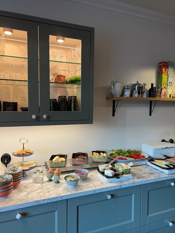 Free daily buffet breakfast
