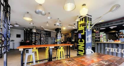 Junction Hostel Poblacion Makati Avenue