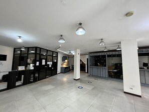 Lobby - Junction Hostel Poblacion Makati Avenue (Makati)