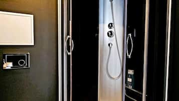 Apartment, 1 Bedroom, Smoking, Balcony | Bathroom