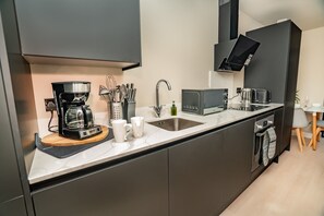 Unclassified image, 5 of 25, button