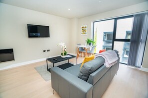 Unclassified image, 5 of 22, button