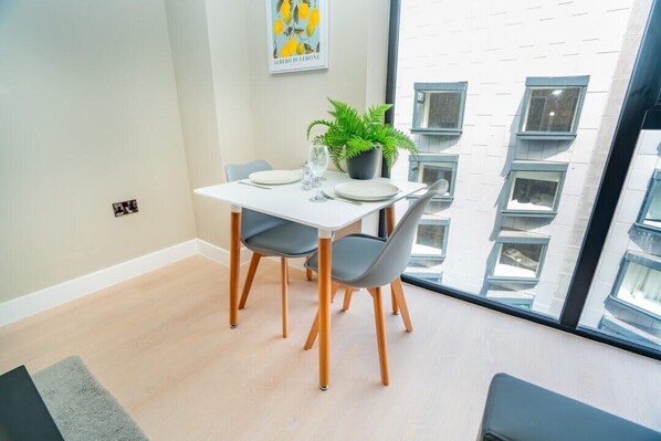 Dining - Modern & Bright 1 Bed Apartment in Birmingham (West Midlands)