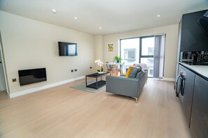 Unclassified image, 3 of 22, button