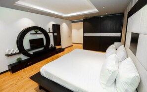 4 Schlafzimmer, Bügeleisen/Bügelbrett, WLAN, Bettwäsche