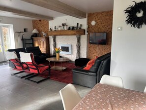 TV, fireplace, DVD player