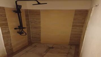 Handtücher, Seife, Toilettenpapier