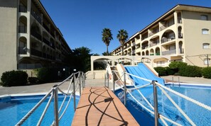 Outdoor pool - Apartments in L'estartit (Torroella de Montgrí)