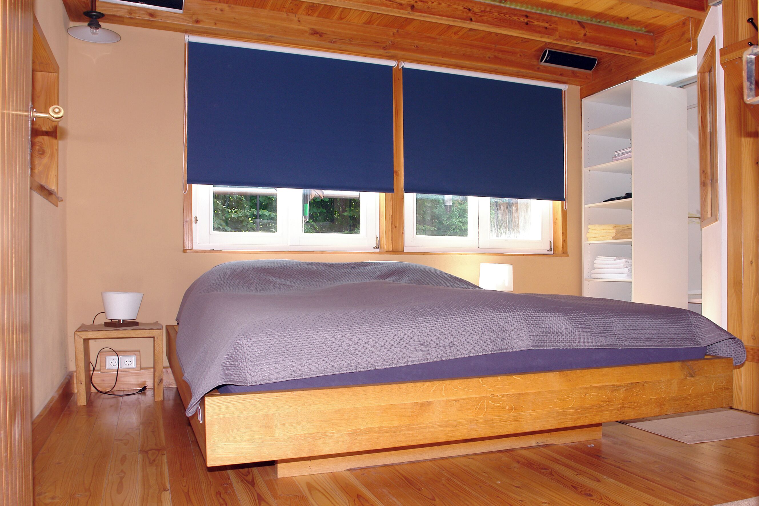 1 slaapkamer, een strijkplank/strijkijzer, gratis wifi, beddengoed