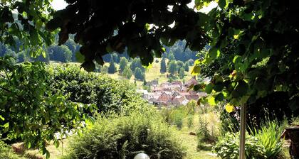 Vorgarten im Paradies